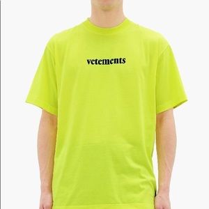 Vetements men women shirts.